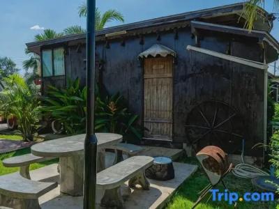 Apinya Resort Bangsarey - 102