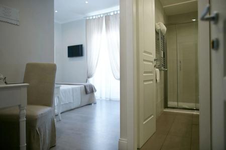 Charme & Chic Luxury - 1