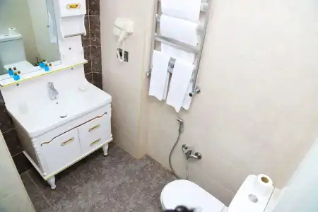 White Boutique Nizami - 7