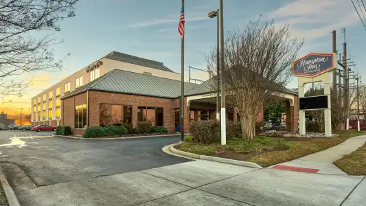 Hampton Inn Norfolk-Naval Base - 38