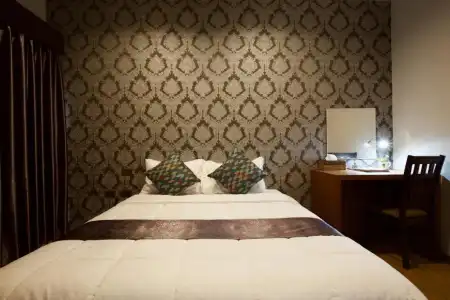 777 Food & Bed - 1