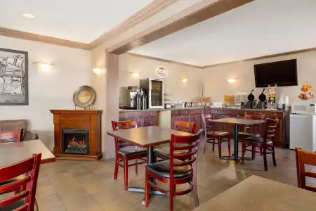 Quality Inn & Suites - 21