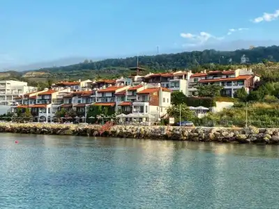 White Coast Beach Apartments - 11