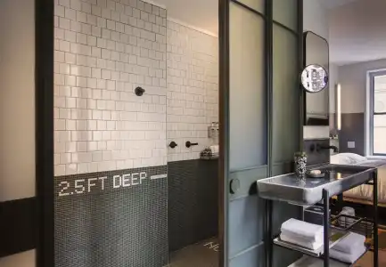 Moxy NYC Times Square - 10
