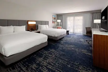 DoubleTree by Hilton Bakersfield - 6