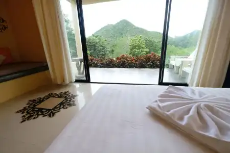 Hi - Scene Resort - 6