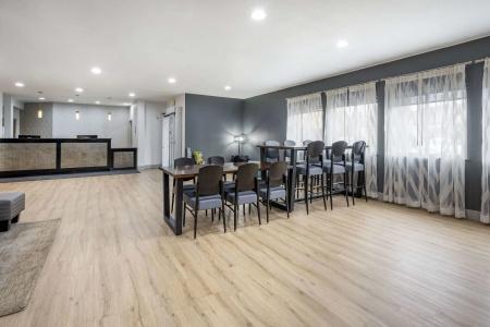 Best Western Plus Peppertree Airport Inn - 16