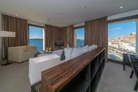 Bellevue Superior City - 31