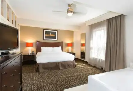 DoubleTree Suites by Hilton Lexington - 61