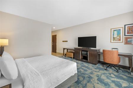 Hampton Inn & Suites Bend - 37