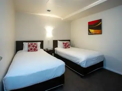 Distinction New Plymouth - 2