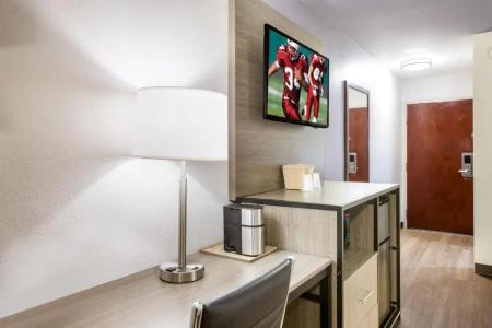 Red Roof Inn PLUS+ & Suites Savannah - I-95 - 48