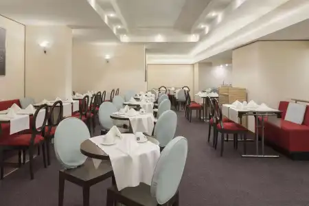 Ramada by Wyndham Bucharest Parc - 14
