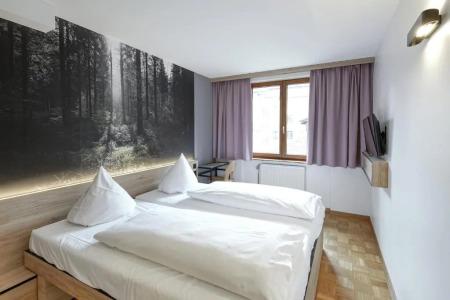 Schwarzwälder Hof - 80