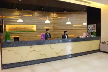 Yitel Hongqiao Airport - 7