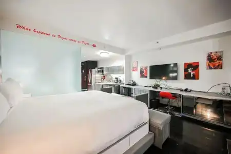 Beautiful Palms Place Suite - 496