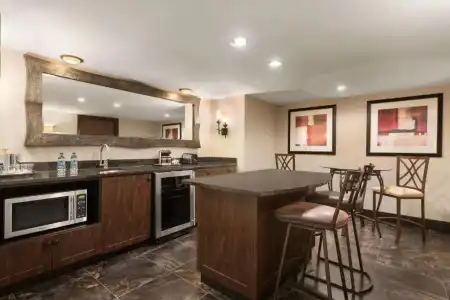 DoubleTree by Hilton Wichita Airport - 44