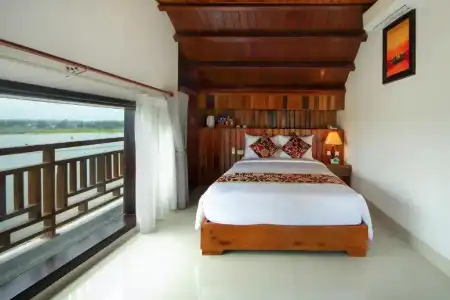 Threeway Riverside Villa - 30