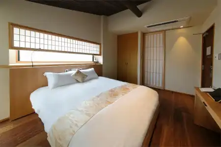Gion Misen - 24