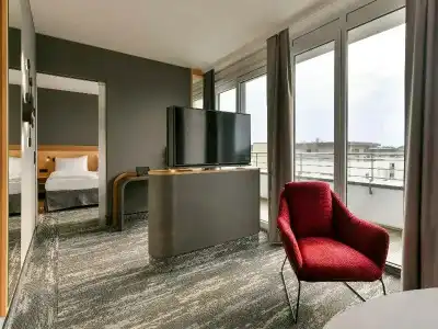 Best Western Plus - 175