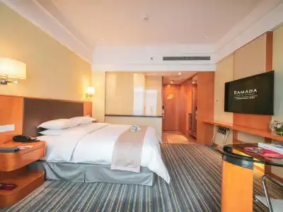 Ramada Plaza by Wyndham Shanghai Pudong Airport - 14