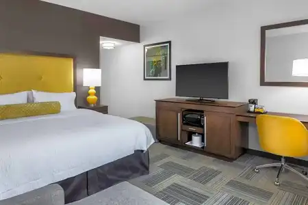 Hampton Inn & Suites Los Angeles/Hollywood - 76