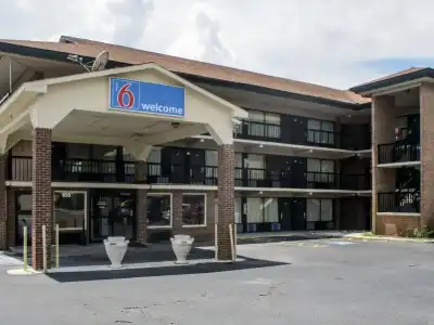 Motel 6 Macon, GA - 31