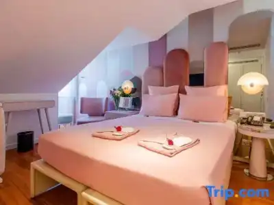 The 7, Suites, Studios & Apartments - 40