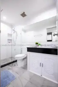 Number 4 Apartment - 16