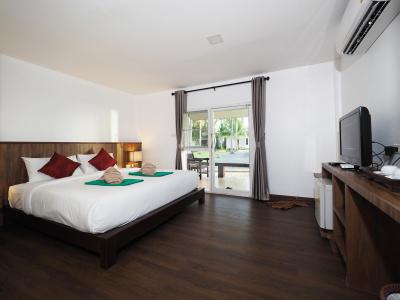 Southern Lanta Resort - 4