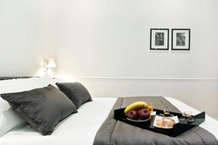 Vanity Navona - 50
