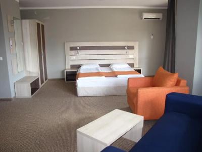 Blue Orange Beach Resort - 4