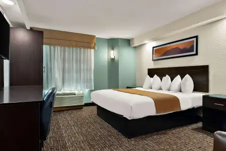 Quality Inn Memphis - 20