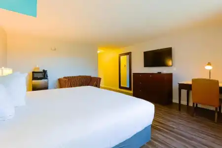 Coast River Inn by OYO Seaside - 38