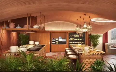 DoubleTree by Hilton - 10