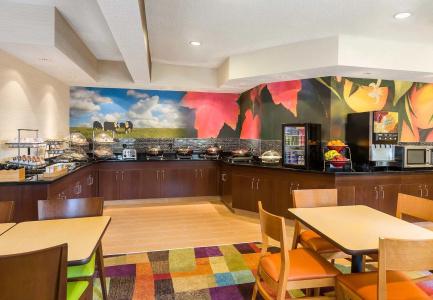 Fairfield Inn & Suites Grand Rapids Airport - 12