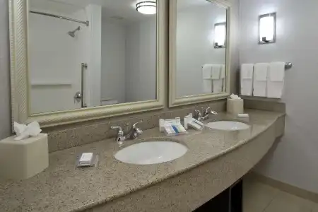 Hilton Garden Inn Sonoma County Airport - 59