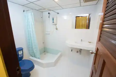 OYO 320 Regent 2002 Guest House - 9