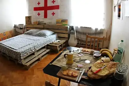 Dingo Backpackers Hostel - 8