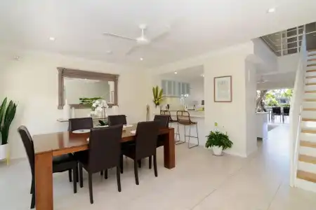 Noosa Entrance Waterfront Resort - 327