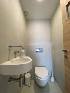 Sea Suites Apartments - 323