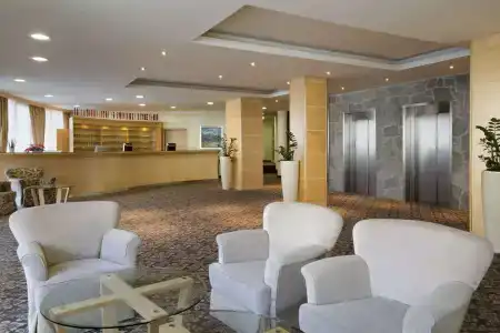 Ramada & Suites by Wyndham Kranjska Gora - 1