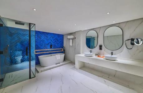 Ramada & Suites by Wyndham Dubai JBR - 113