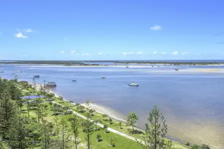 Crystal Bay on the Broadwater - 455
