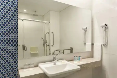 Ramada & Suites by Wyndham Izmir Kemalpasa - 12