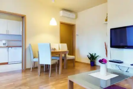Trendy Deluxe Apartments - 47