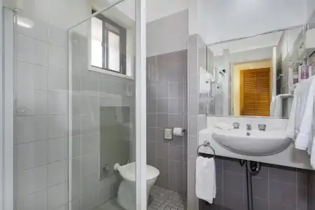 Reign Inn Newcastle - 18
