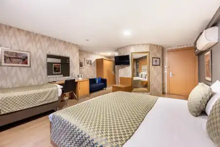 Gallery Residence & - 81