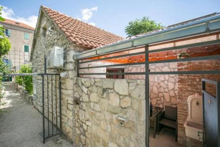 Garden Apartment - 93