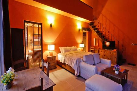 Town Square Suites by Toscana Valley - 3